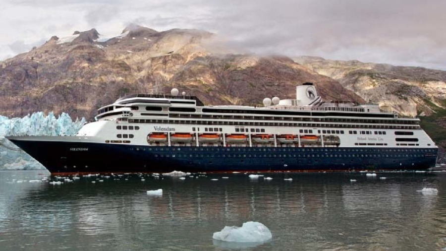 Holland_America_Line_Volendam.jpg