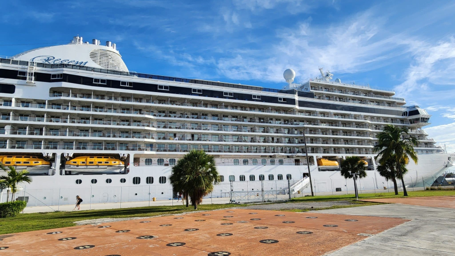 regentsevenseascruisesship-scaled.jpg
