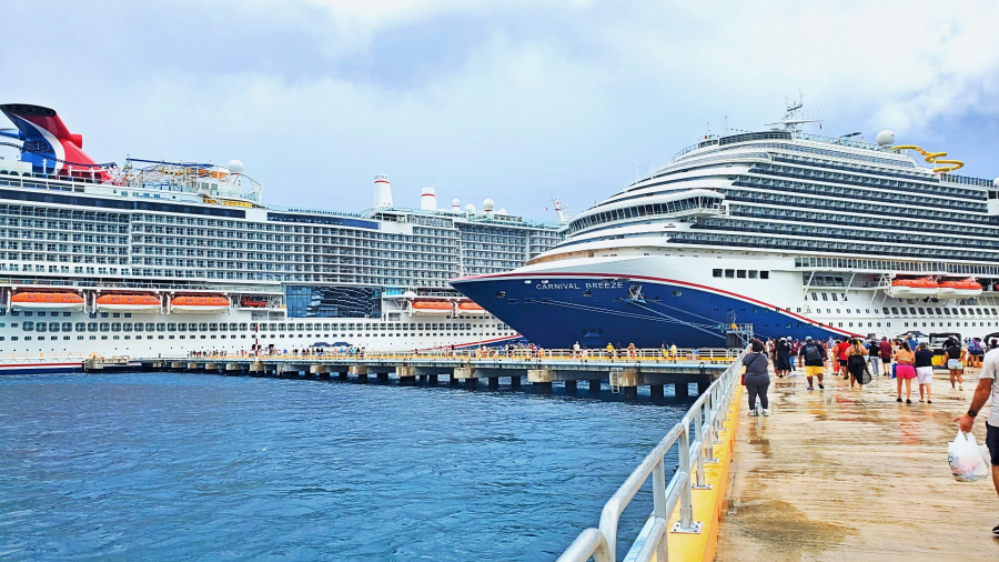 Carnival-Celebration-and-Carnival-Breeze-in-Cozumel.jpg
