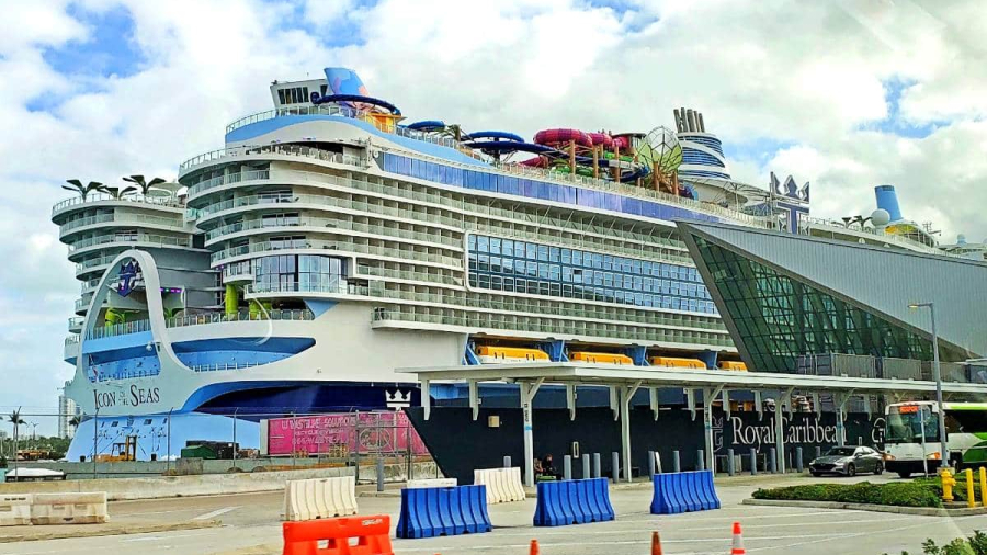 Royal-Caribbean-Icon-of-Seas-in-PortMiami.jpg