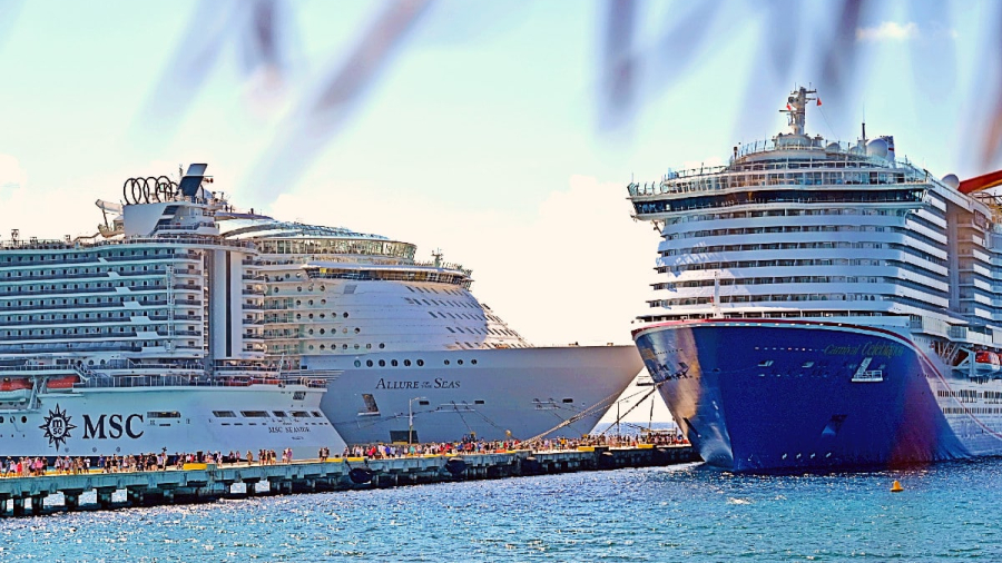 3-cruise-ships-docked-in-costa-maya.jpg