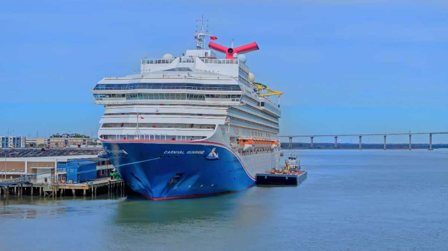 Charleston-Carnival-cruise-ship.jpg