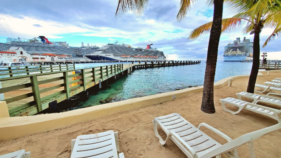 Cozumel-Mexico-with-three-cruise-ships-in-port.jpg