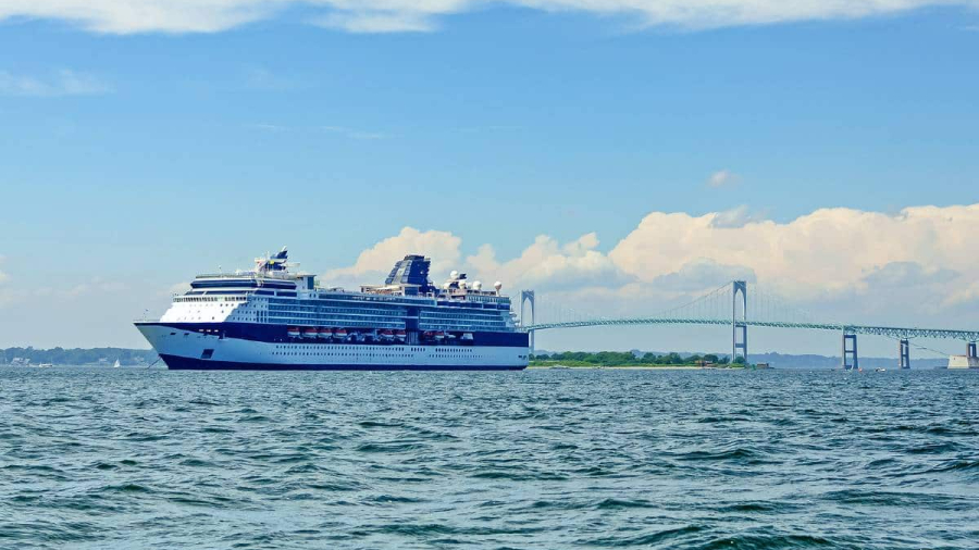 Newport-Rhode-Island-Cruise-ship-Celebrity-Summit.jpg
