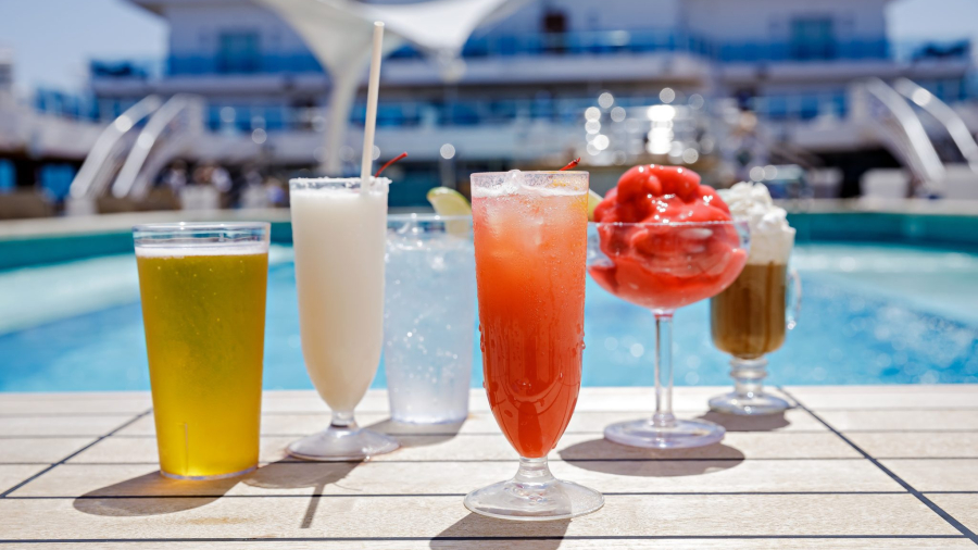 PC_Discovery_Princess_XP_-LidoDeck_Drinks_Product_GPuckett_Apr-20-2022_3008-ME-RGB-scaled.jpg