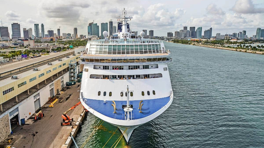 cruise-ship-in-portmiami-docked.jpg