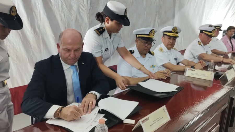 Domenico-Rognoni-chief-marine-officer-of-Carnival-Cruise-Line-signs-agreement-to-launch-new-apprenticeship.jpeg