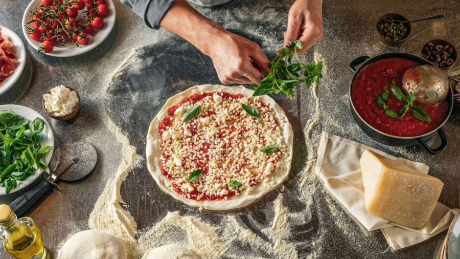 Princess-Cruises-Pizza-Party.jpg