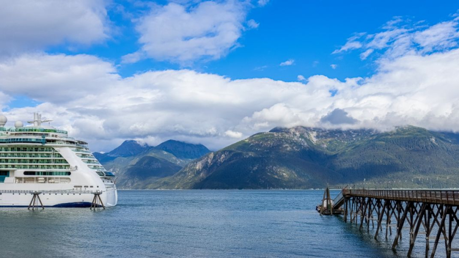 The-11-Best-Cruise-Ships-For-Alaska-According-to-Real-Reviews.jpg