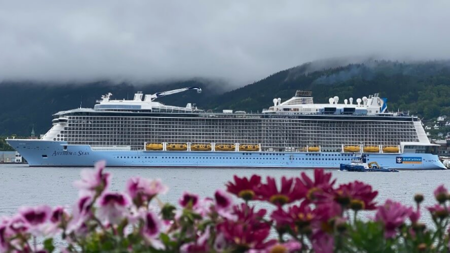 Anthem-of-the-Seas-in-Norway-1.jpg
