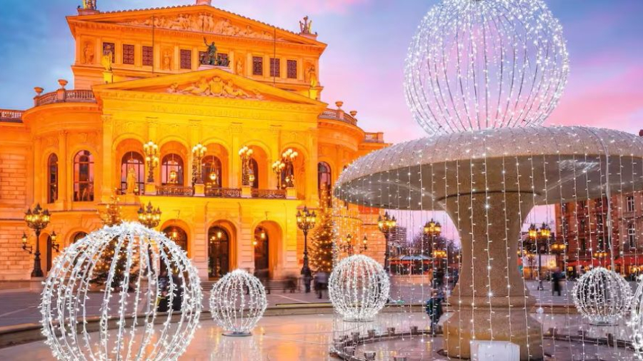 Festive-river-cruise.jpg