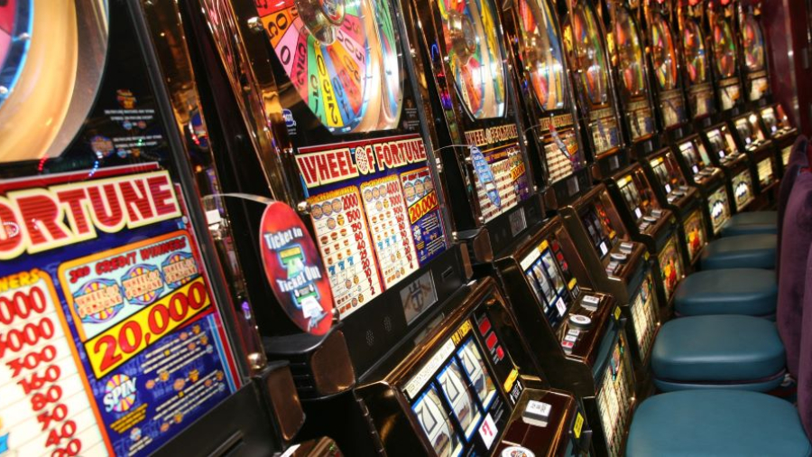 Oasis-Casino-Royale.jpg