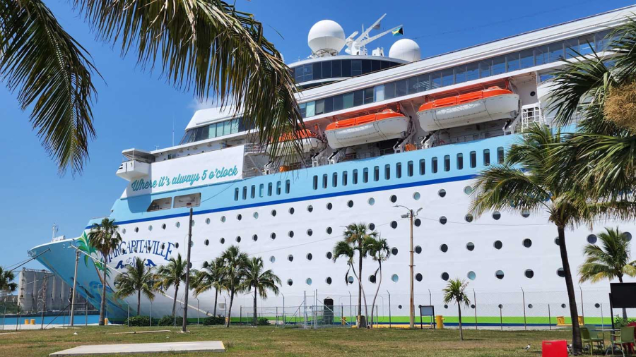margaritavilleatseacruiseship.jpg