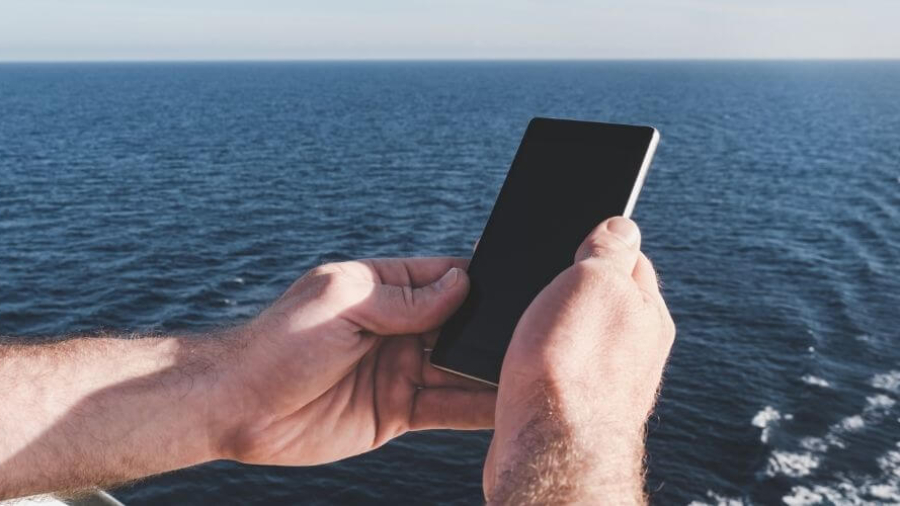 roaming-charges-cruise-1.jpg