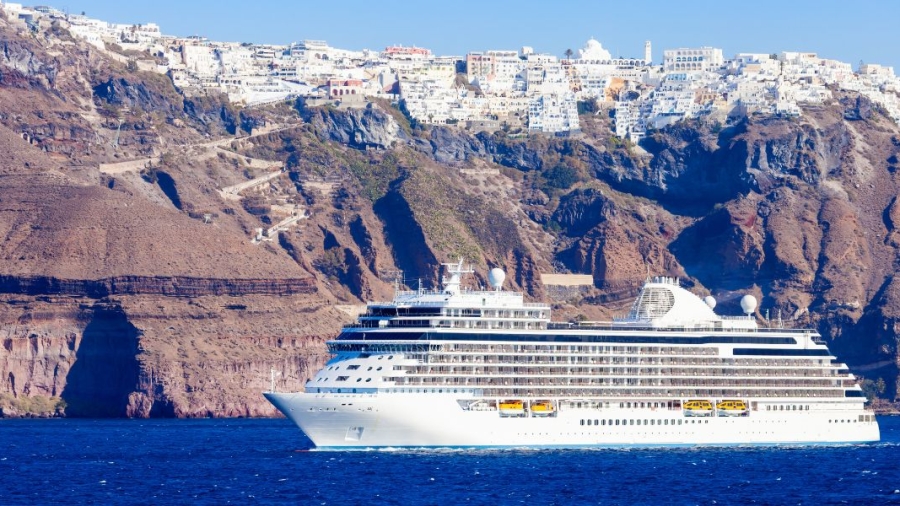 Cruise-Ship-Santorini-Island.jpg