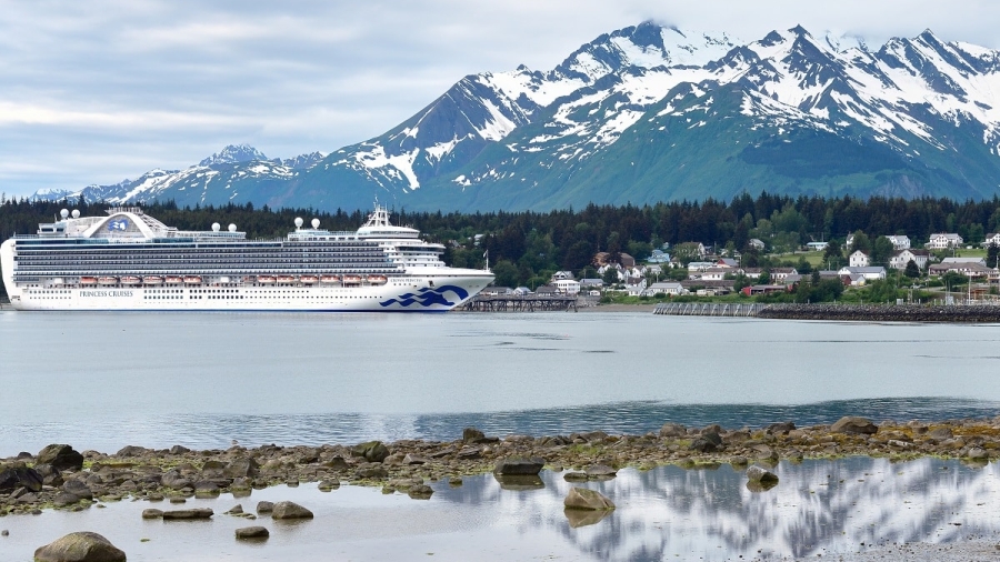 Haines-Alaska-cruise-port-with-princess-ship.jpg
