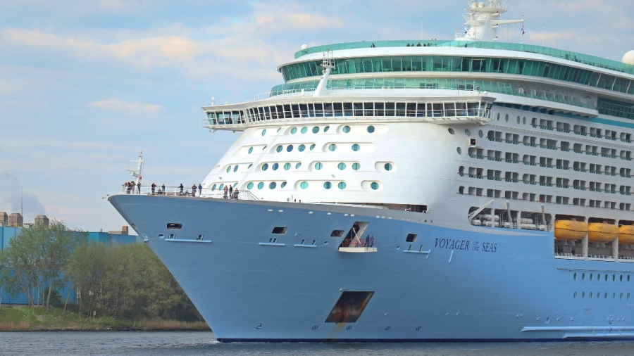 Voyager-of-the-Seas-by-Royal-Caribbean.jpg