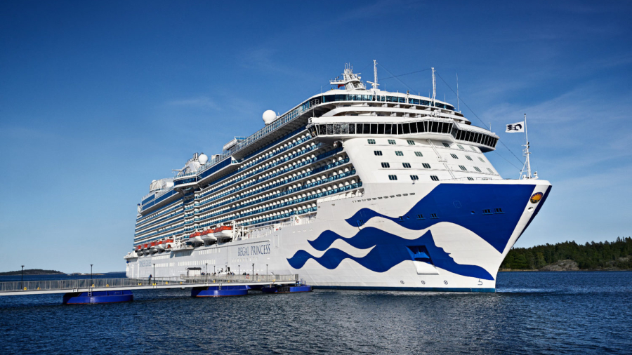 1731458765_regalprincess.jpg
