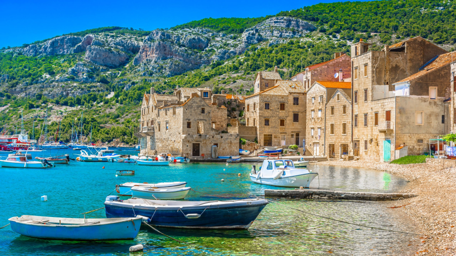 AdobeStock_172750326-Vis-Island.jpeg