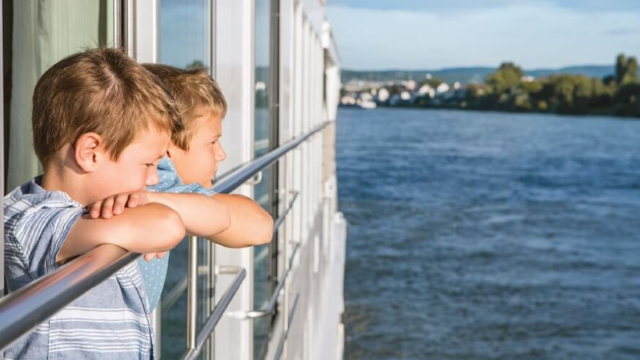 Uniworld-French-balcony-1.jpg