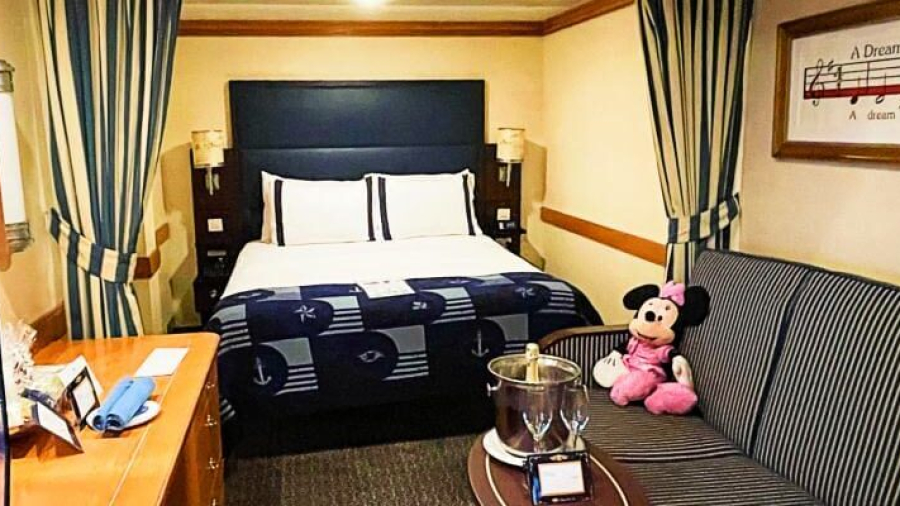 Disney-Magic-Inside-Stateroom-1-e1648739372223.jpg