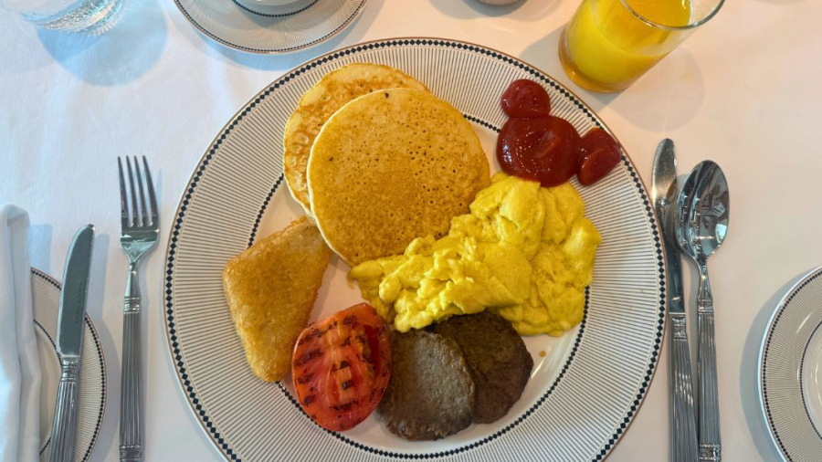 Disney-breakfast.jpg