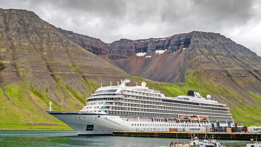 Viking-Iceland-cruise-ship.jpg