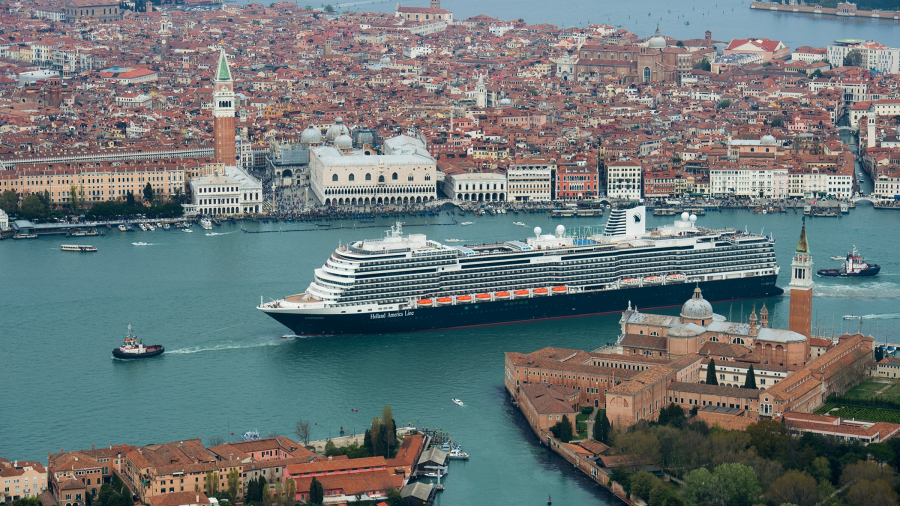 carnival-HAL-msKonigsdam-Venice-KODM-AerialVenice001.jpeg