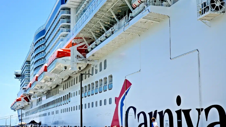 Carnival-Cruise-ship-in-port.webp.webp