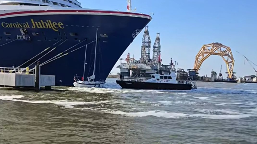 Carnival-Jubilee-small-boat-collision.jpg