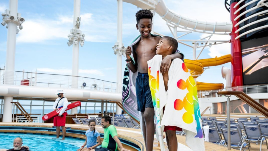 Disney-Cruise-Family-Pool.jpg