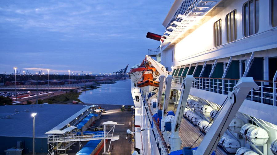 Jacksonville-cruise-ship.jpg