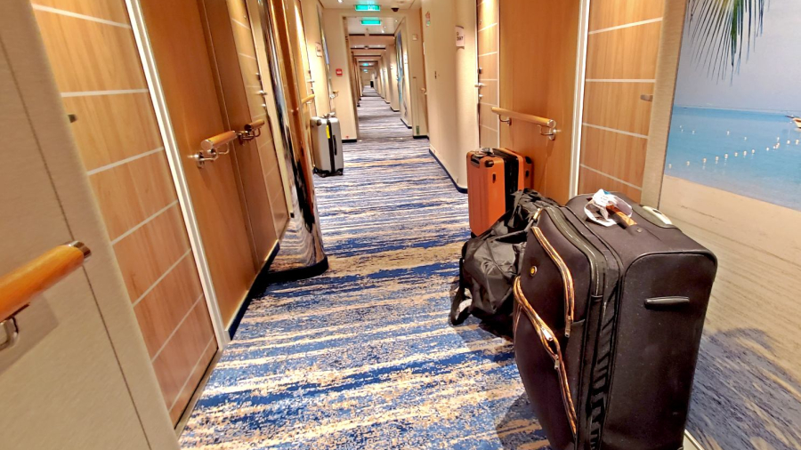 Lost-luggage-on-cruise.jpg