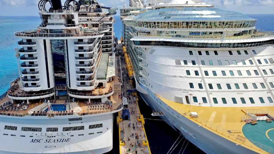 Two-cruise-ships-in-Costa-Maya-MSC-Seaside-and-Allure-of-the-Seas.jpg