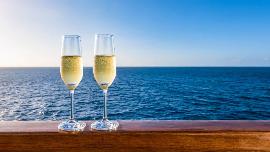 Two-glasses-of-champagne-on-cruise-vacation.jpg