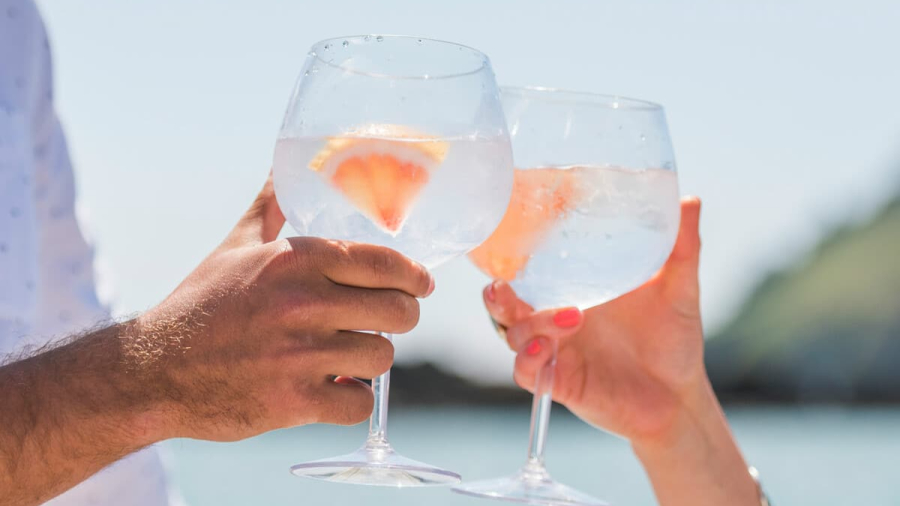 Iona-gin.jpg