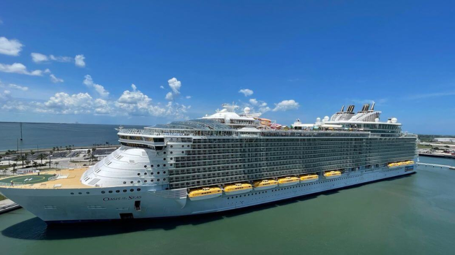 Oasis-of-the-Seas-cruise-ship-1.jpg