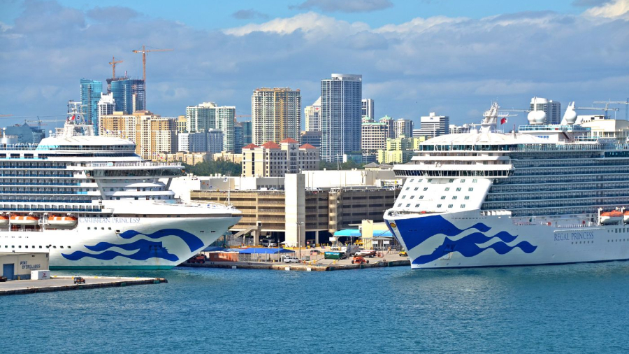 Princess-cruise-ships-Caribbean-Princess-and-Regal-Princess-in-Port-Everglades.jpg