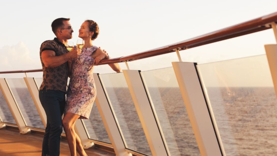 couple-in-cruise-1.jpg