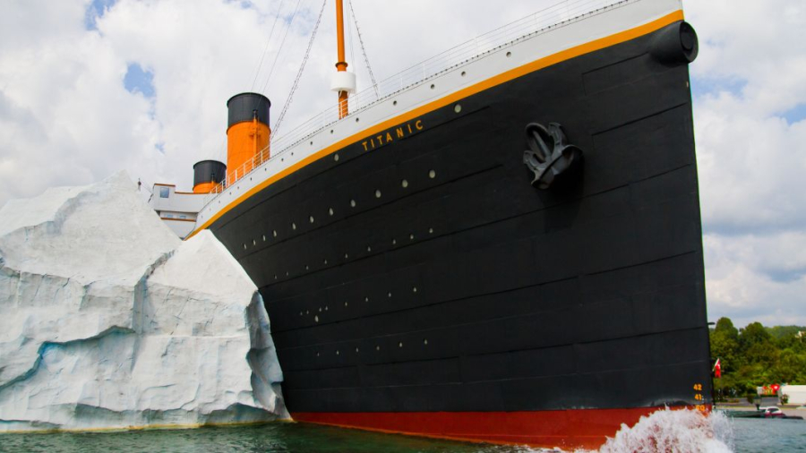 titanic-replica.jpg