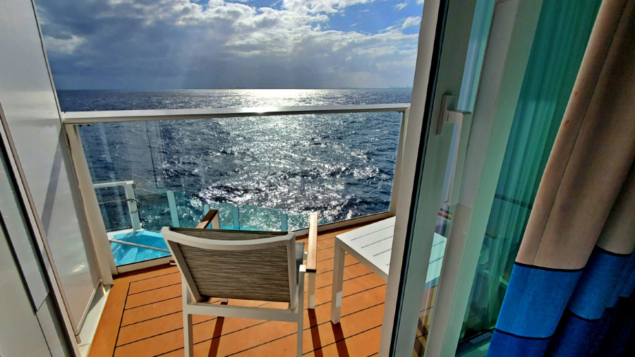 Carnival-cruise-ship-cabin-balcony-door.jpg