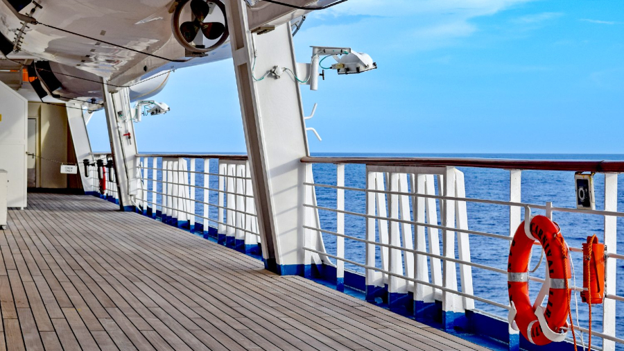 Carnival-lifeboat-deck-at-sea.jpg