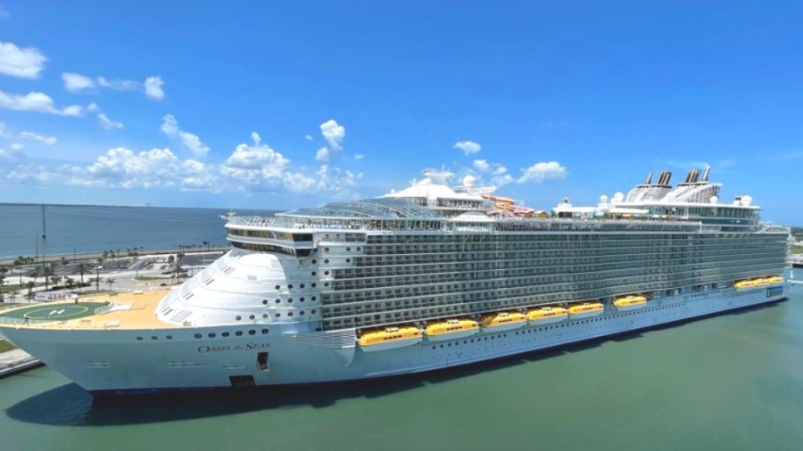 Royal-Caribbean-ship-Oasis-of-the-Seas.jpg