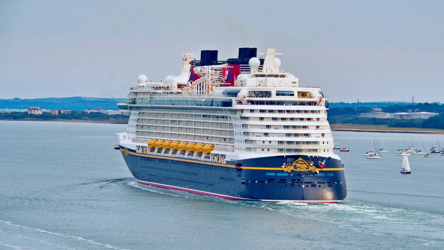 Disney-Dream-cruise-ship-sailing-out-of-port.jpg