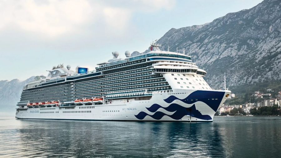 Princess-cruise-ship-in-Alaska.jpg