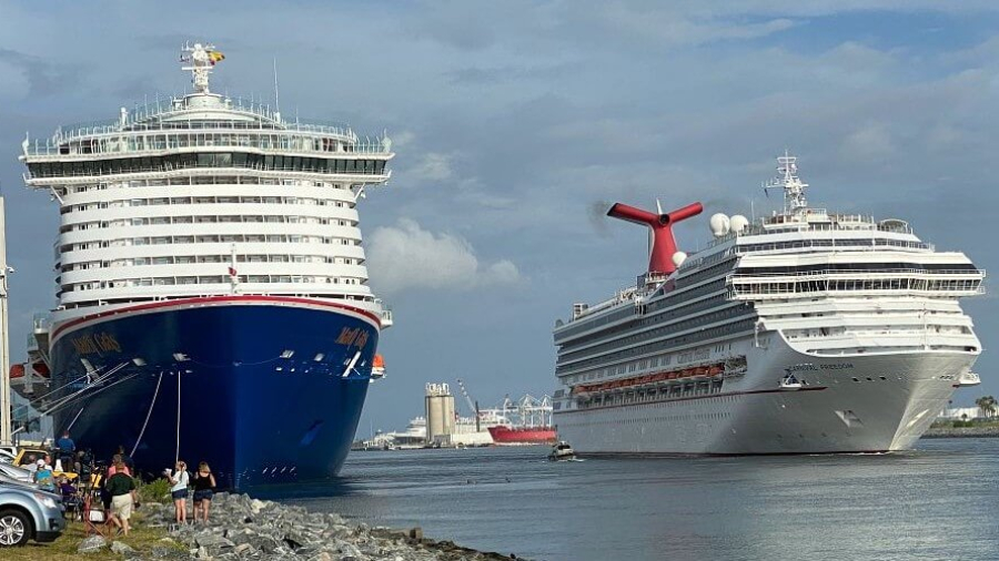 Carnival-ships-1.jpg