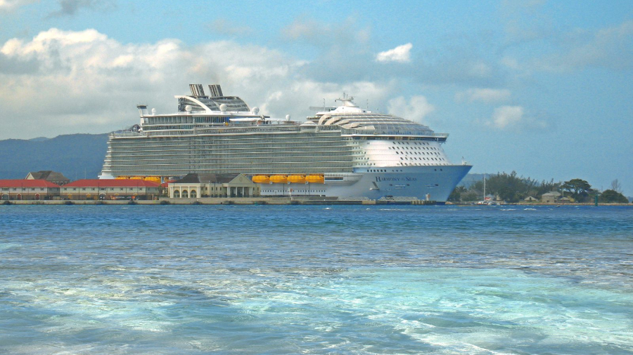Harmony-of-the-Seas-Royal-Caribbean-in-Falmouth-Jamaica.jpg
