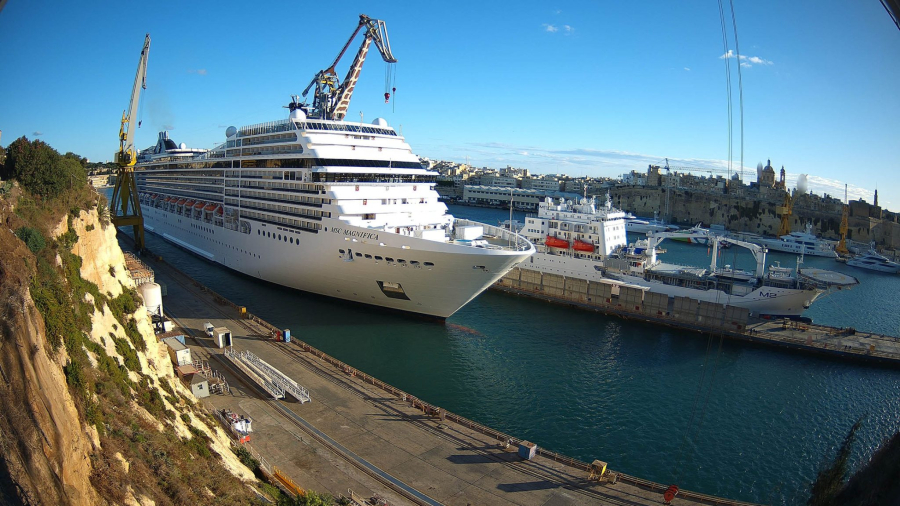 MSC-Magnifica-entering-Palumbo-Malta-Shipyard-scaled.jpg