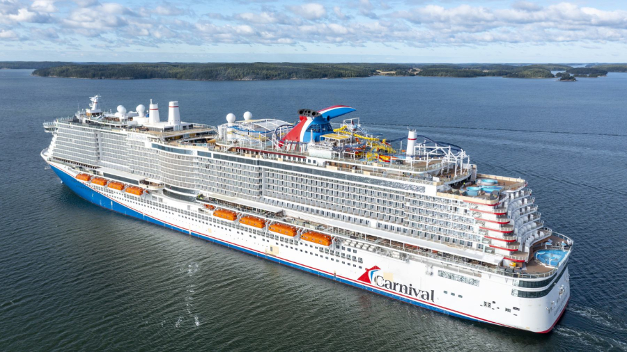 Carnival-Celebration-cruise-ship-at-sea.jpg