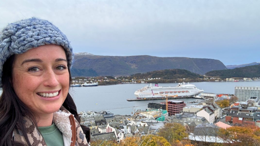 Cruise-Mummy-with-Ambassador-ship.jpg